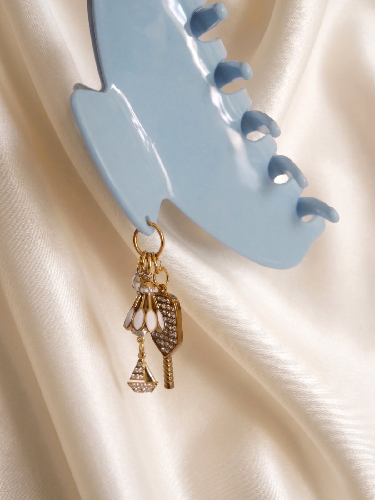 Monaco clip, charm detail